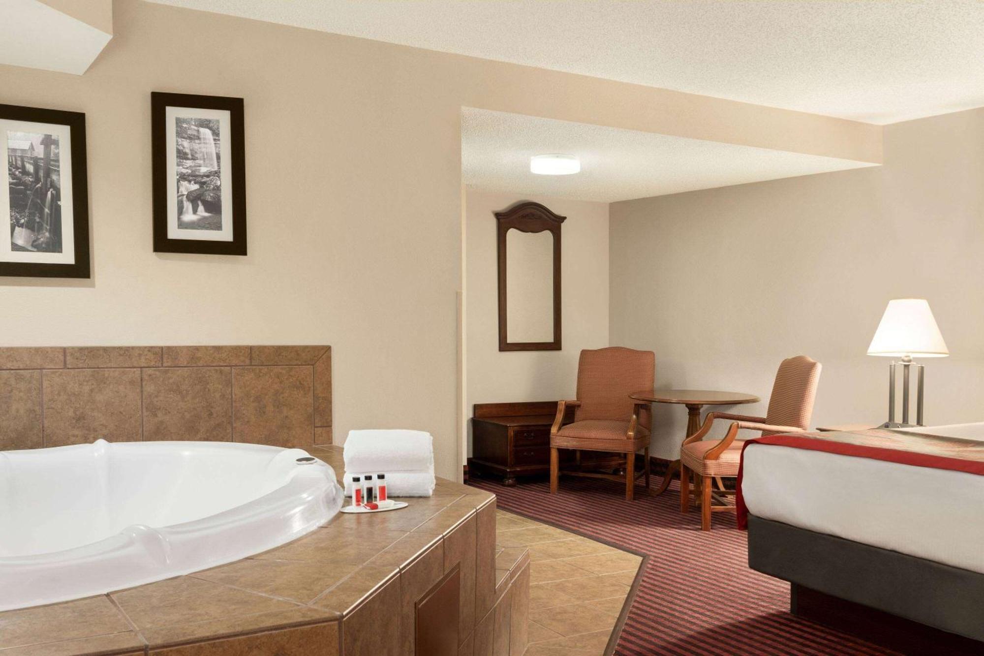 Ramada By Wyndham Pigeon Forge North Hotell Eksteriør bilde